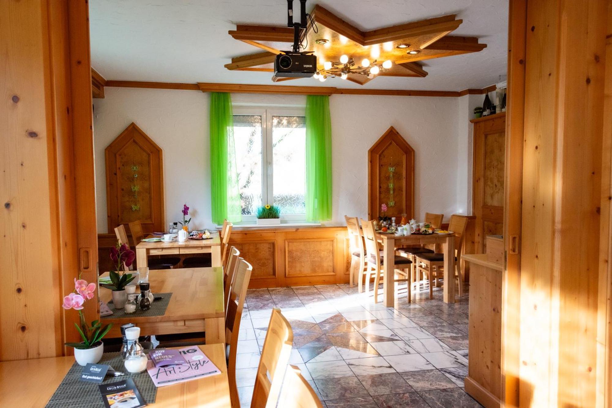 Hotel-Cocco-Bello In Der Villa Foret لودفيغسبرغ المظهر الخارجي الصورة