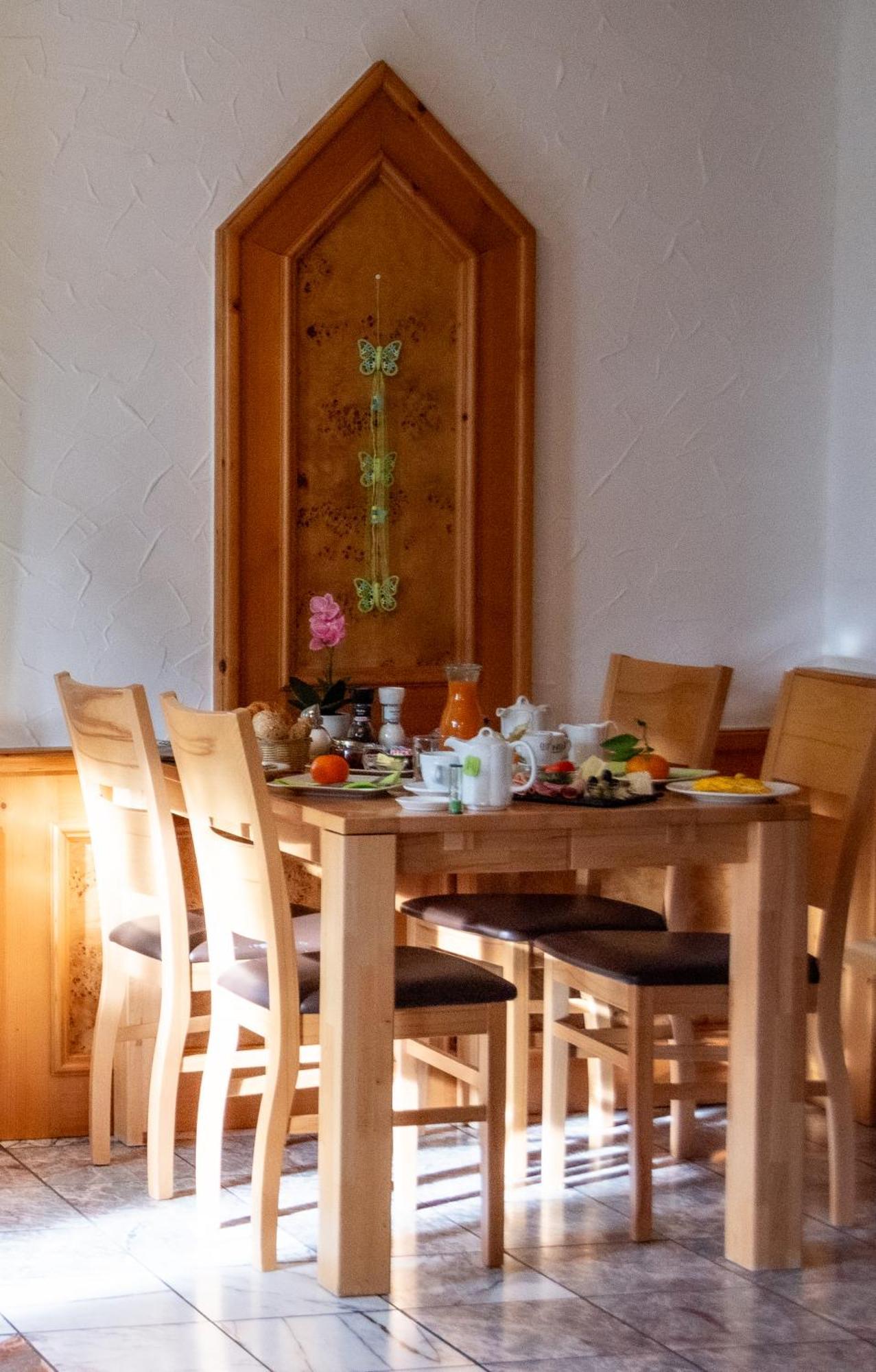 Hotel-Cocco-Bello In Der Villa Foret لودفيغسبرغ المظهر الخارجي الصورة